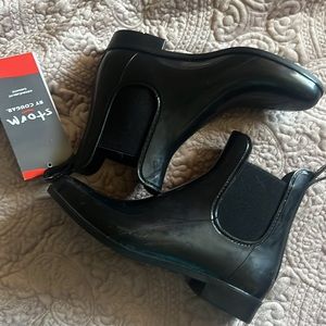 NWT. Storm by Cougar rain boot for women sz 7